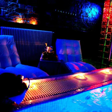 New Emotion Πανσιόν